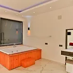 Villa Villa Olivet-Kalkan- Huge Private Pool And Lovely Garden-Jakuzzies-Sauna-Turkish Hamam