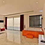 Villa Olivet-Kalkan- Huge Private Pool And Lovely Garden-Jakuzzies-Sauna-Turkish Hamam Villa Kaş