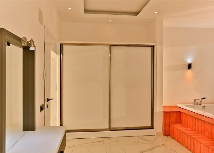 Olivet-kalkan 3 Bedroom-2 Jakuzzies-sauna-turkish Hamam-huge Private Pool And Lovely Garden