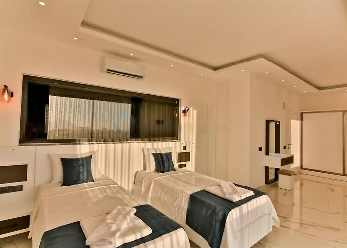 Olivet-kalkan 3 Bedroom-2 Jakuzzies-sauna-turkish Hamam-huge Private Pool And Lovely Garden *