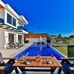 Villa Olivet-Kalkan- Huge Private Pool And Lovely Garden-Jakuzzies-Sauna-Turkish Hamam Kas
