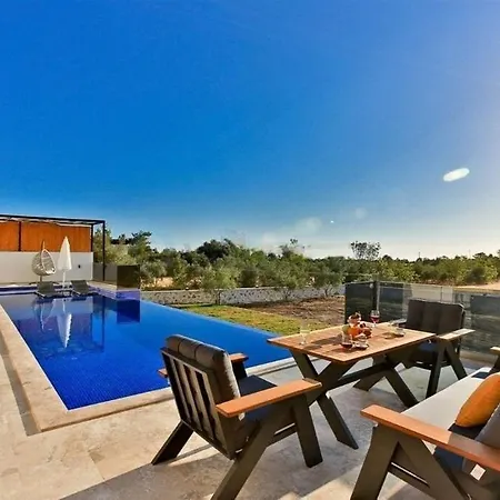 Olivet-kalkan- Huge Private Pool And Lovely Garden-jakuzzies-sauna-turkish Hamam Vila Kaş