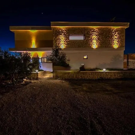 Olivet-kalkan- Huge Private Pool And Lovely Garden-jakuzzies-sauna-turkish Hamam Vila Kaş