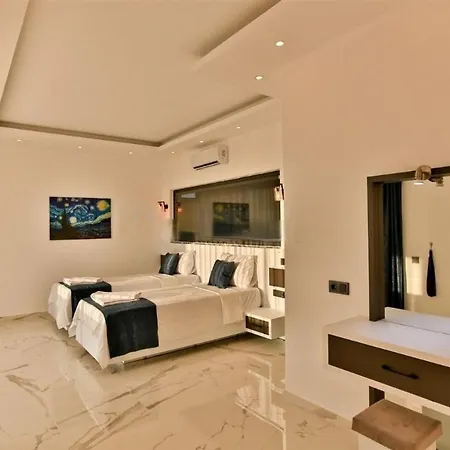 Olivet-kalkan- Huge Private Pool&lovely Garden-jakuzzies-sauna-turkish Hamam