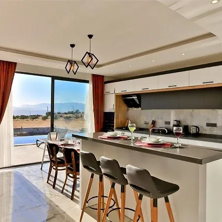 Olivet-kalkan- Huge Private Pool&lovely Garden-jakuzzies-sauna-turkish Hamam