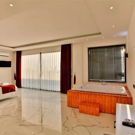 Olivet-kalkan 3 Bedroom-2 Jakuzzies-sauna-turkish Hamam-huge Private Pool And Lovely Garden Villa Kas