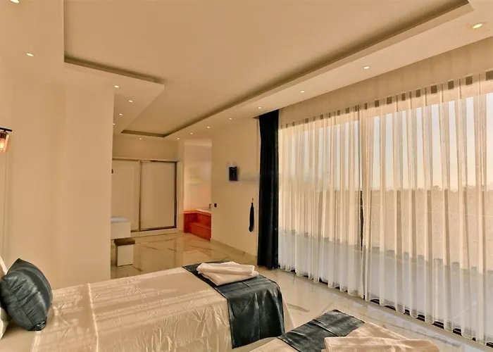 Olivet-kalkan 3 Bedroom-2 Jakuzzies-sauna-turkish Hamam-huge Private Pool And Lovely Garden Villa *