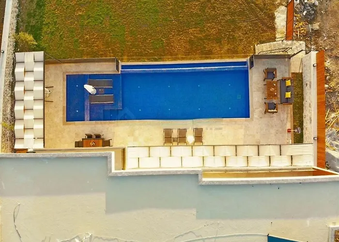 Olivet-kalkan 3 Bedroom-2 Jakuzzies-sauna-turkish Hamam-huge Private Pool And Lovely Garden *